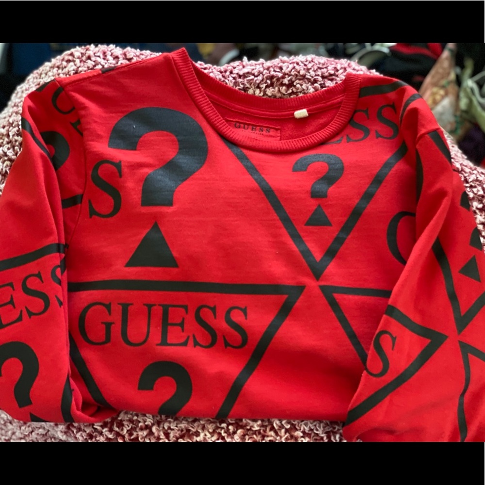 Guess sweat shirt